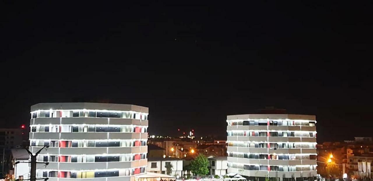 Thomas Luxury Apartment Năvodari Zewnętrze zdjęcie